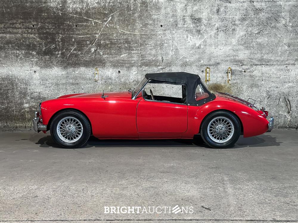 MG MGA Cabriolet 1957, BX-81-86