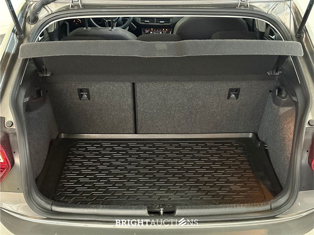 Volkswagen Polo Highline R Panodak 1.0 TSI 95pk 2021 (Origineel-NL), L-132-XK