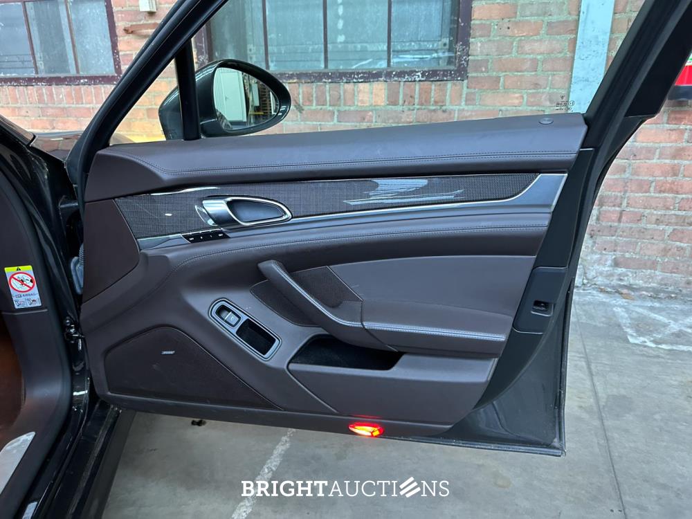 Porsche Panamera Turbo 4.8 V8 500pk 2009 Sport-Chrono, N-110-LT