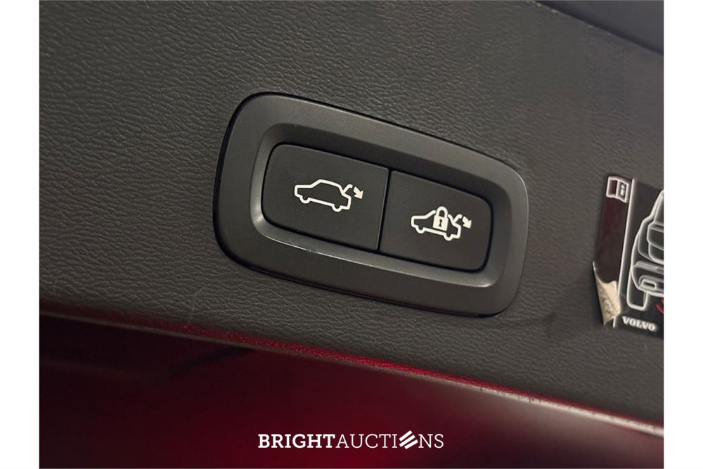 Volvo XC40 Recharge P8 R-Design AWD 2021 (Origineel-NL), L-520-XB