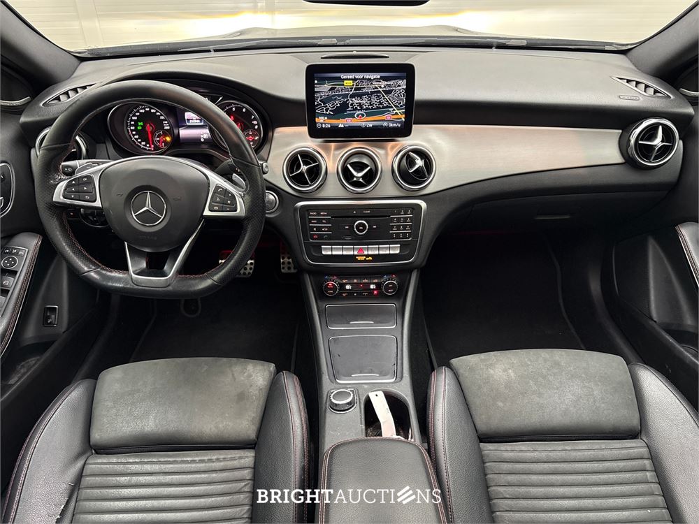 Mercedes-Benz GLA200 Premium Plus 157pk 2018 (Origineel-NL) GLA-Klasse, TS-806-X