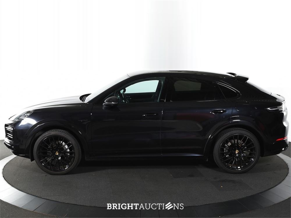 Porsche Cayenne E-Hybrid Platinum Edition 3.0 476pk 2022 (Origineel-NL), P-588-ZV