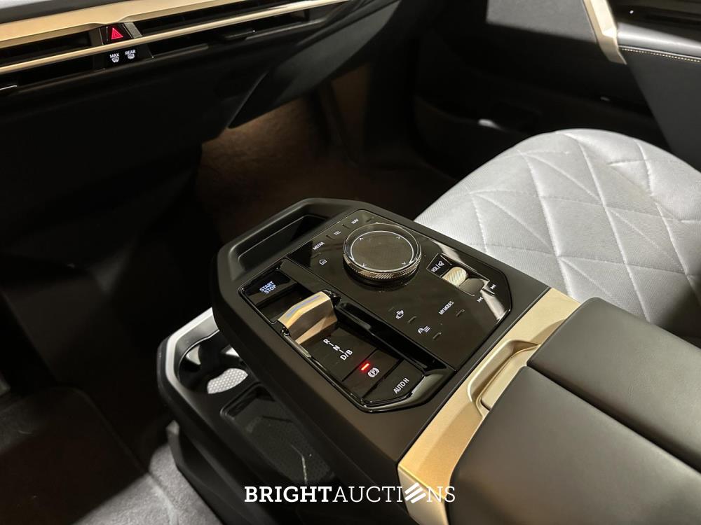 BMW iX xDrive40 Executive 77 kWh 326pk 2023 (Origineel-NL), T-756-HD