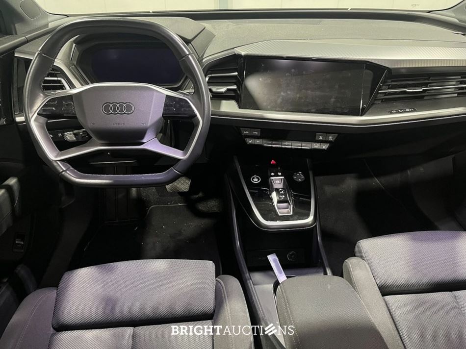 Audi Q4 e-tron 40 Launch edition Advanced Plus 77 kWh 204pk 2021 (Origineel-NL), N-884-PK