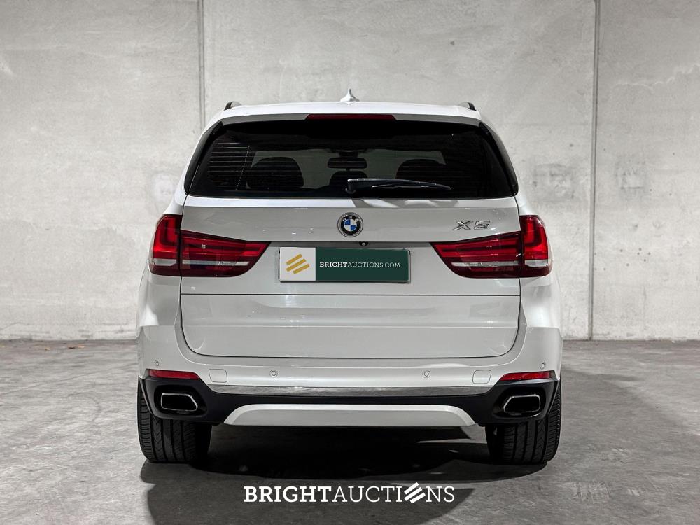 BMW X5 xDrive50i 4.4 V8 High Executive 449pk 2014, J-094-RR