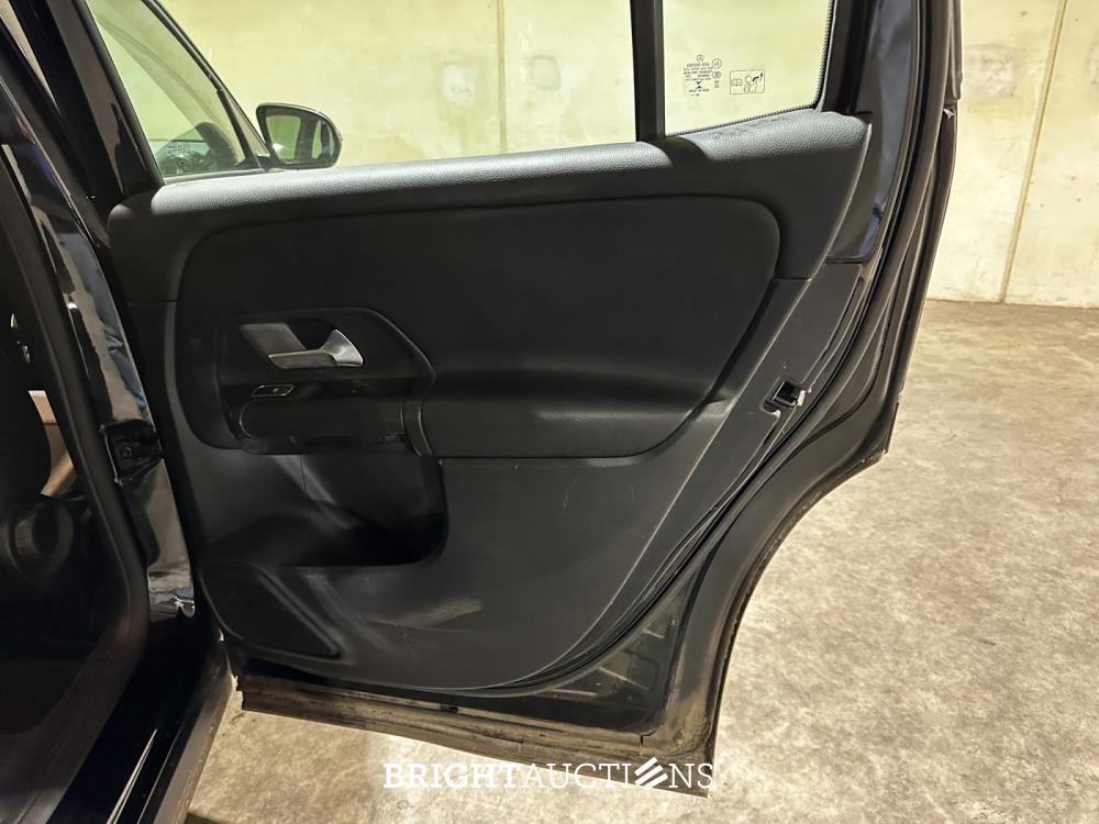 Mercedes-Benz GLB180 Business Solution 136pk 2021 (Origineel-NL + 1e Eigenaar) GLB-Klasse, L-079-FR
