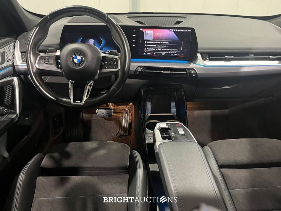 BMW X1 xDrive23i M Sport 204pk 2023 (Origineel-NL), X-180-GZ