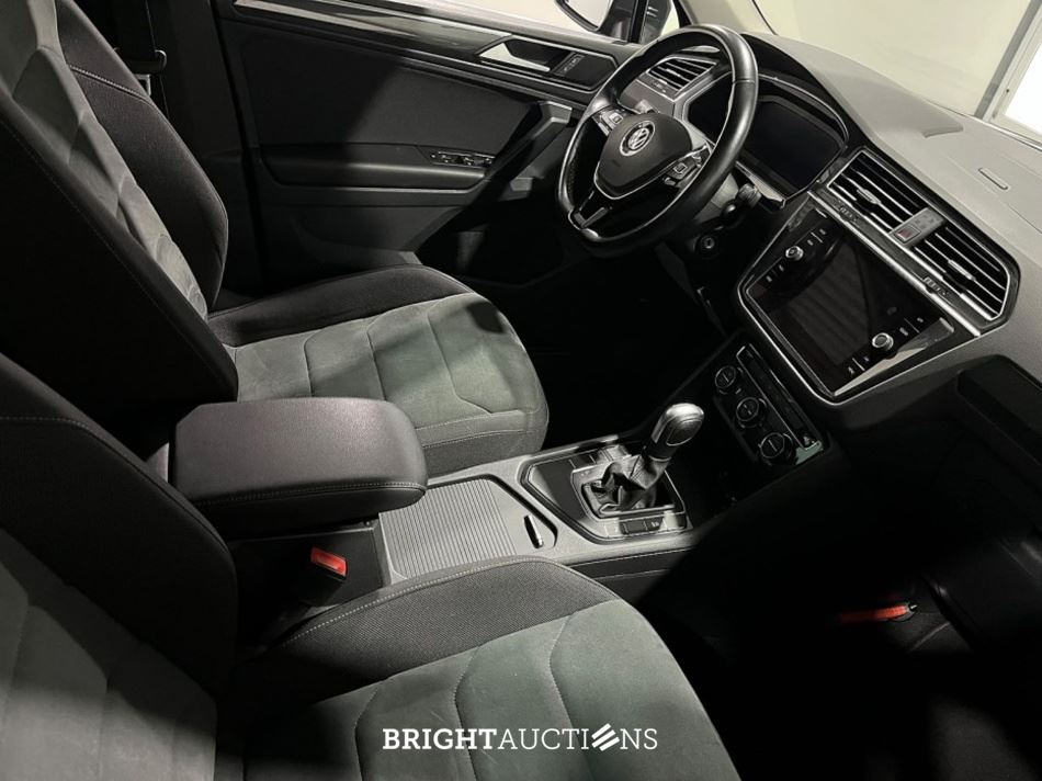 Volkswagen Tiguan ACT Highline 1.5 TSI 150pk 2020 (Origineel-NL), J-230-BK