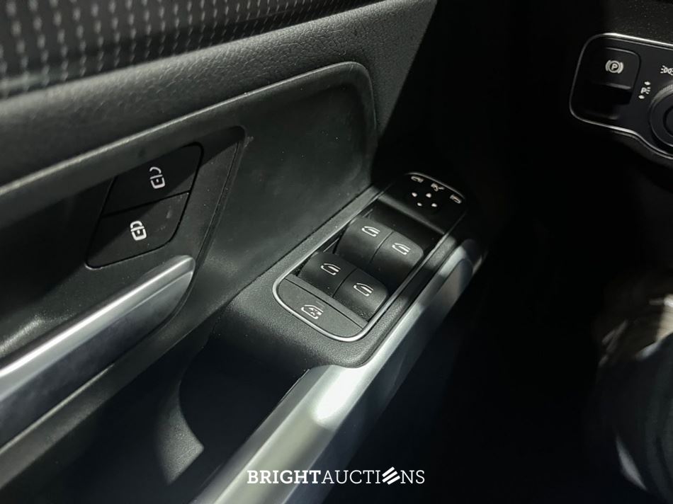 Mercedes-Benz EQB 25067 BusinesS-Line 7p 67 kWh 190pk 2022 (Origineel-NL) EQB-Klasse, R-981-KK