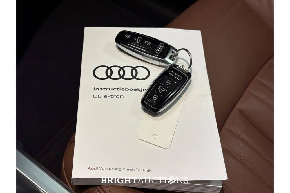 Audi Q8 e-tron 50 Advanced Edition Quattro 95 kWh 340pk 2023 (Origineel-NL), T-481-TT