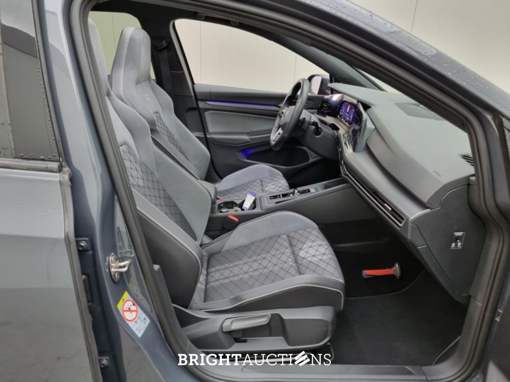 Volkswagen Golf Variant eTSI R-Line Business 1.5 150pk 2022, P-415-JJ