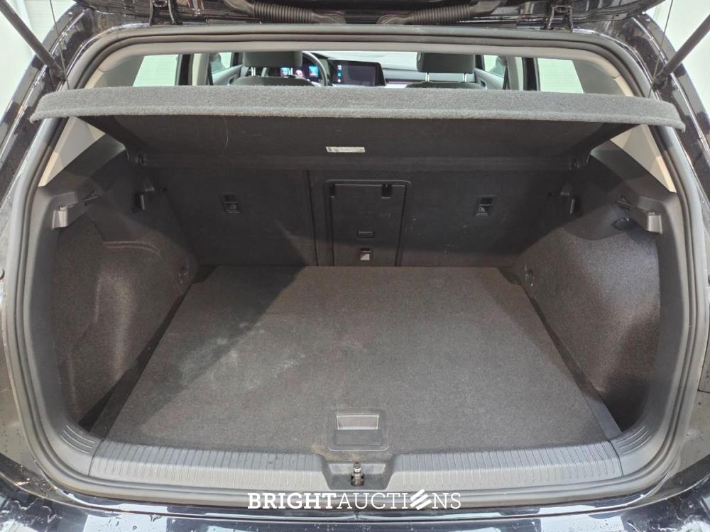 Volkswagen Golf 1.0 eTSI Life 110 pk 2021, L-219-ZT