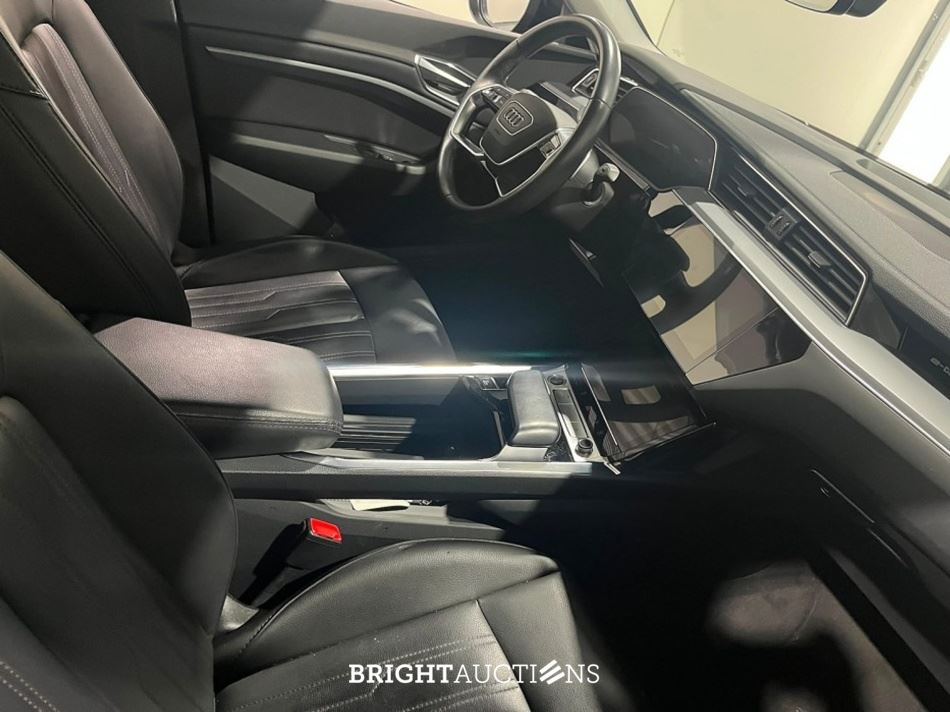 Audi e-tron Sportback 55 Advanced edition Quattro 95 kWh 408pk 2021 (Origineel-NL), L-608-RX