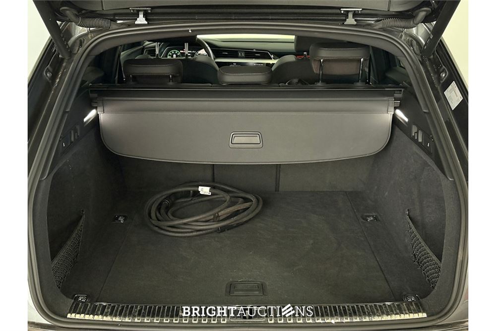 Audi Q8 55 S Edition Competition Quattro 115 kWh 2024 (Origineel-NL), Z-182-HF