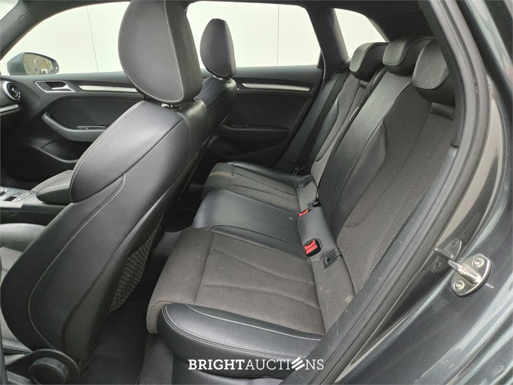 Audi A3 Sportback 35 CoD Sport S-Line Edition TFSI 150pk 2019 (Origineel-NL), ZL-686-Z