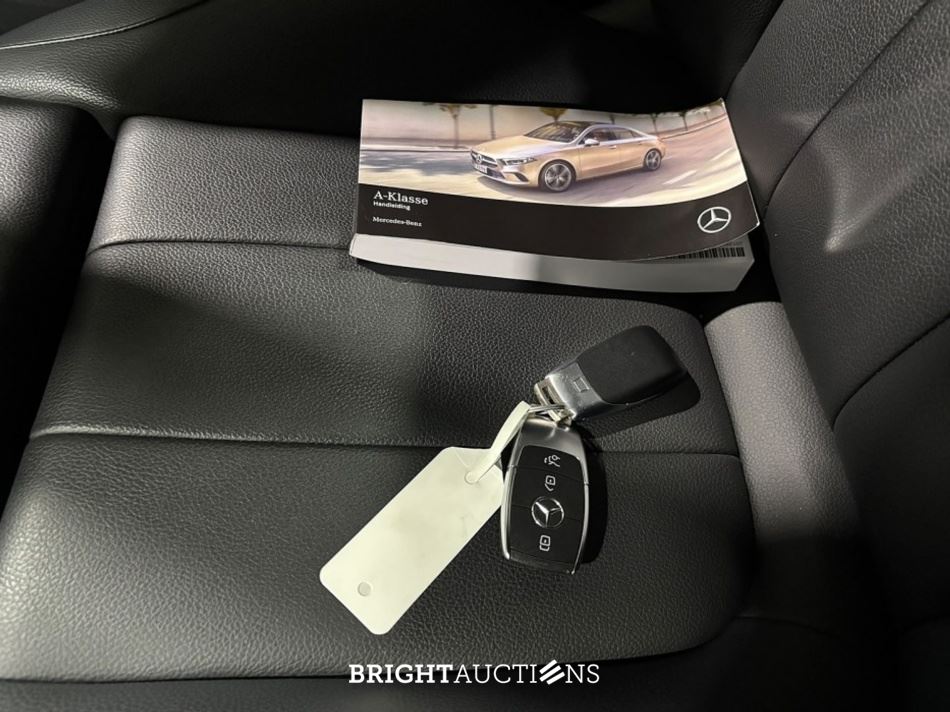Mercedes-Benz A200 Limousine Business Solution Luxury 163pk 2020 (Origineel-NL) A-klasse, J-882-SR
