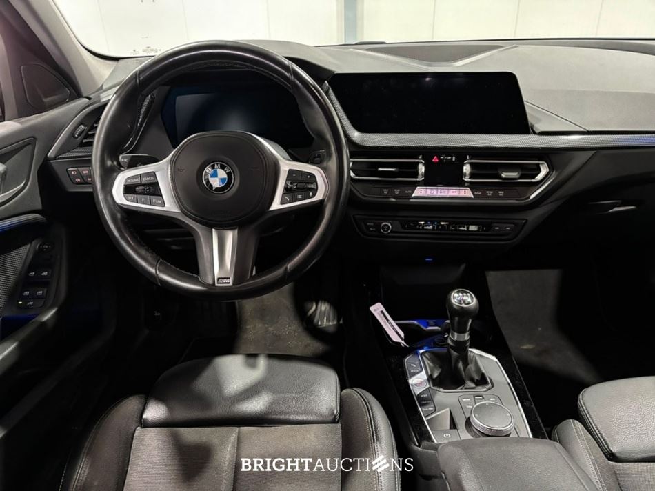 BMW 118i 1-serie Business Edition 136pk 2022 (Origineel-NL) 1-Serie, P-610-TJ