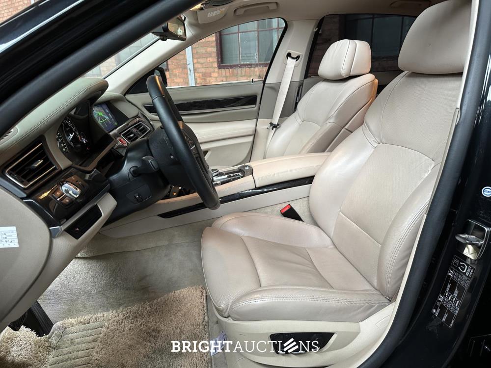 BMW ActiveHybrid7 F04 4.4 V8 465pk 2011