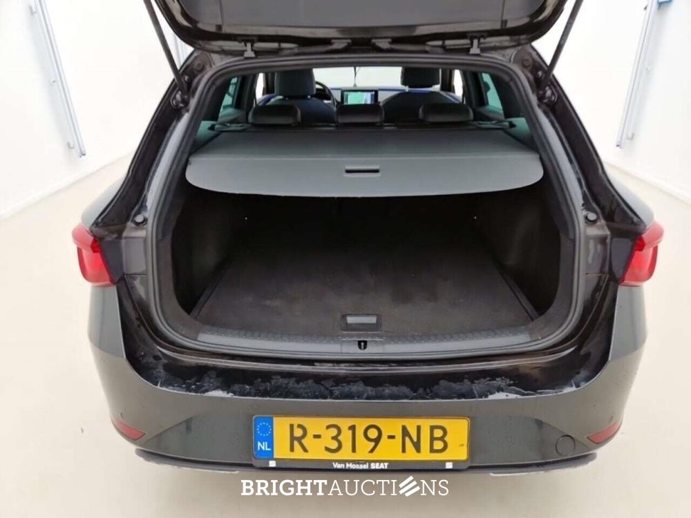 SEAT Leon FR ST Business Intense 1.0 TSI 110pk 2022 (Origineel-NL), R-319-NB