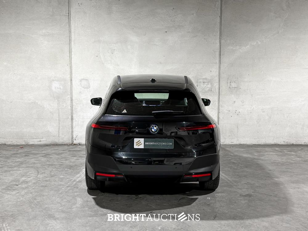 BMW iX xDrive40 Executive 77 kWh 326pk 2023 (Origineel-NL), T-756-HD