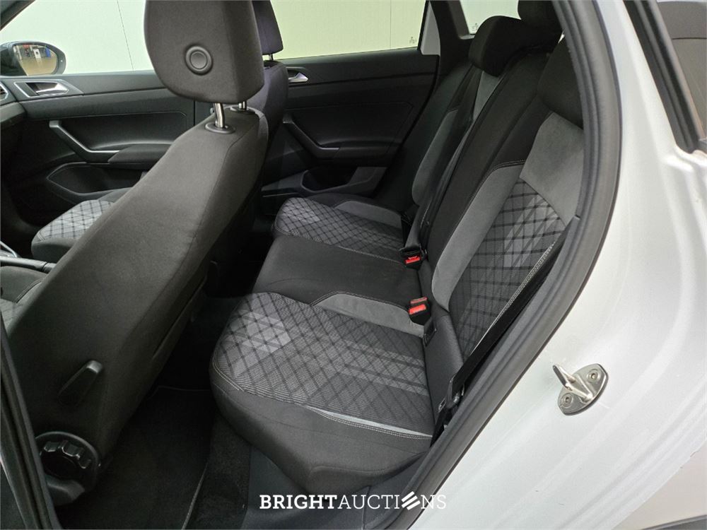 Volkswagen Taigo R-Line Business 1.0 TSI 110pk 2022, X-928-KN