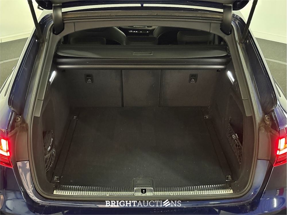 Audi A4 Avant 35 S edition Competition TFSI 149pk 2024 (Origineel-NL), Z-046-PK