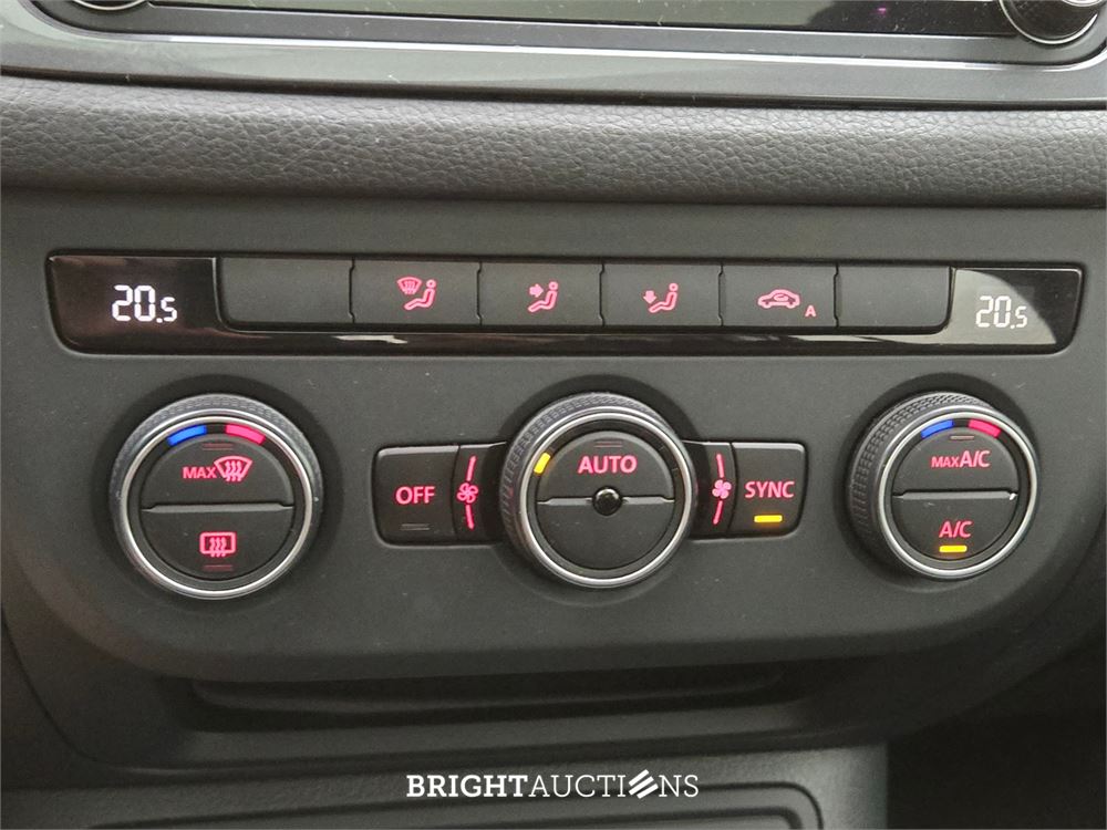 Volkswagen Tiguan Connected Series 1.4 TSI 125pk 2016, R-465-XL