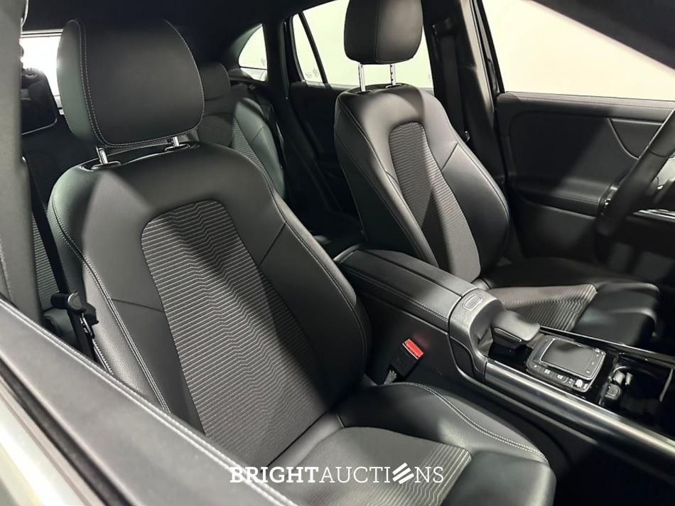 Mercedes-Benz EQA 25067 Business Solution Luxury 67 kWh 190pk 2021 (Origineel-NL) EQA-Klasse, N-647-FB