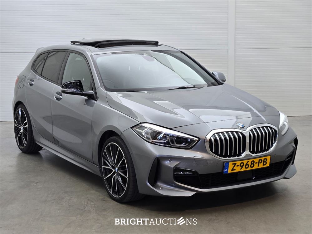 BMW 118i 1-serie High Executive 136pk 2022 1-Serie, Z-968-PB