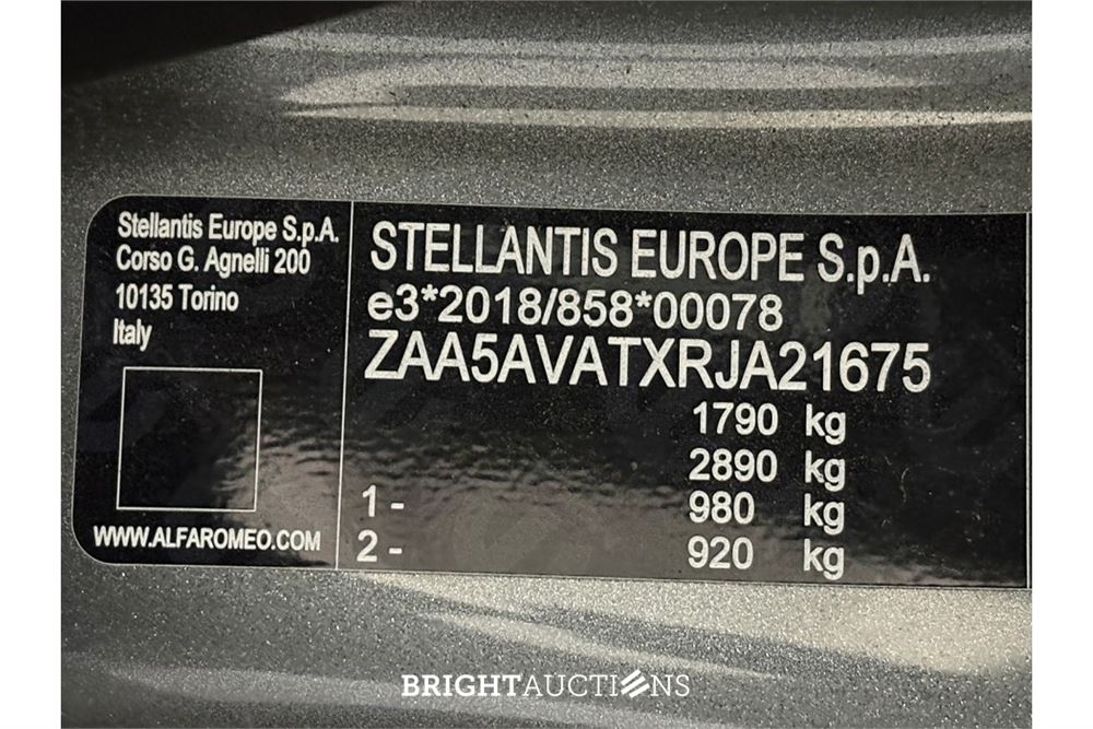 Alfa Romeo Junior Turbo Hybrid Ibrida Speciale 1.2 156pk 2025 (Origineel-NL), HLG-47-F