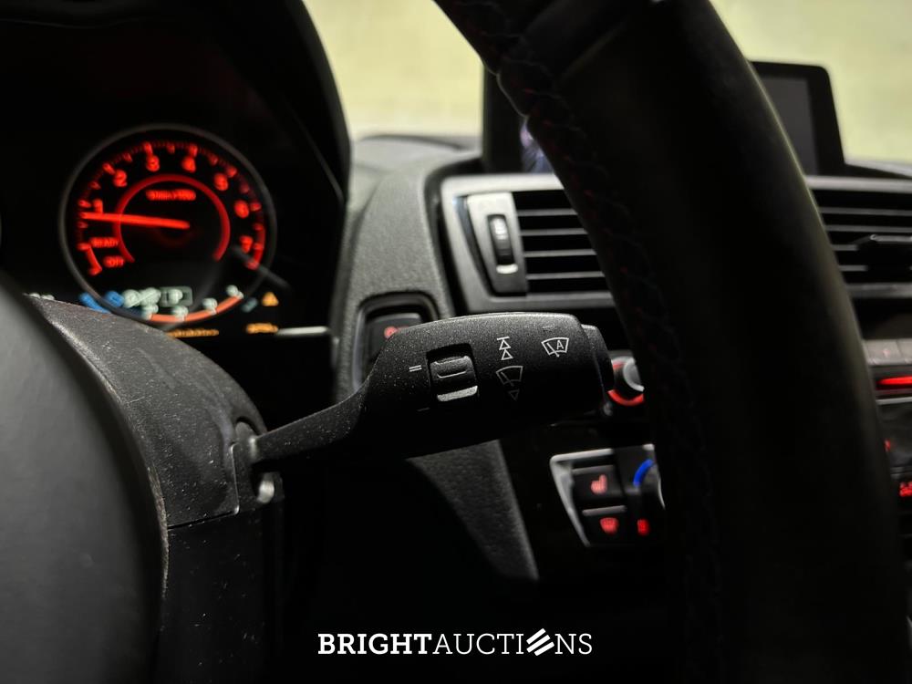 BMW M135i xDrive 320pk 2013 (Origineel-NL) 5-serie F20, 9-KHH-43