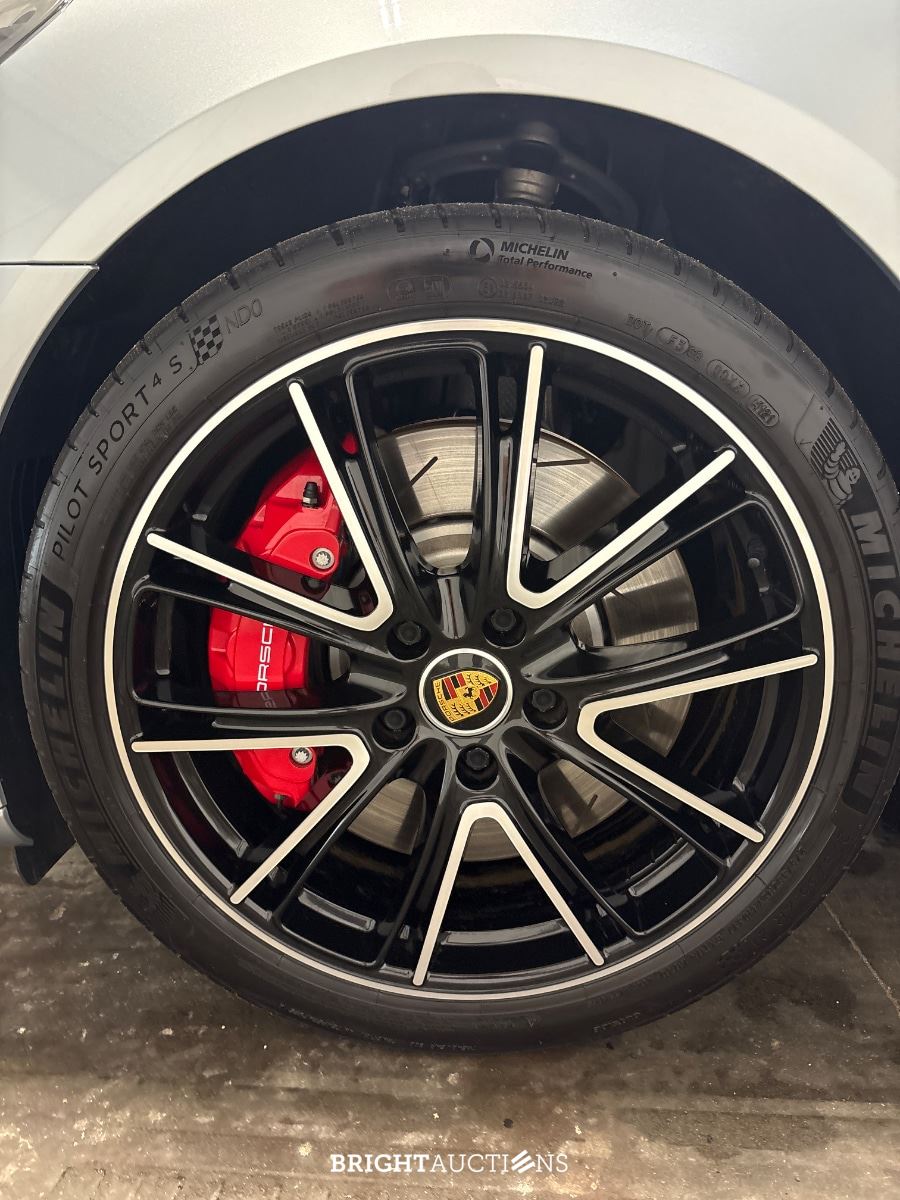 Porsche Panamera Sport Turismo 4S E-Hybrid 2.9 576pk 2022 (Origineel-NL), P-048-ZZ