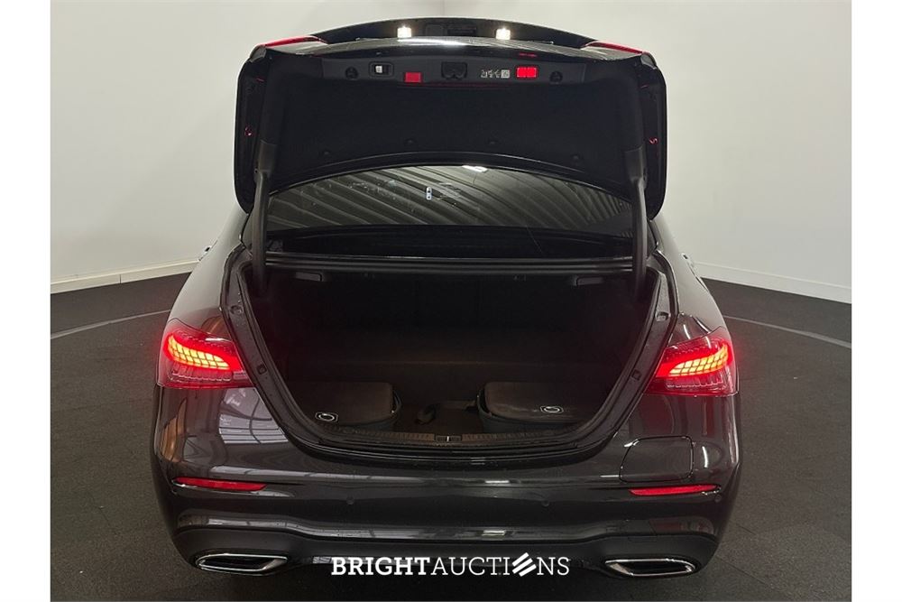 Mercedes-Benz e 300 e E-Klass AMG Line 333pk 2023 (Origineel-NL) E-klasse, R-732-XG