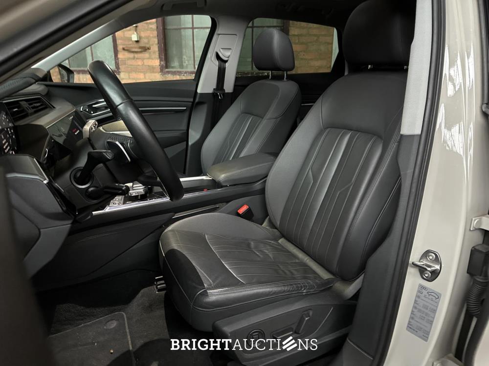 Audi e-tron 55 quattro Business edition Plus 95 kWh 408pk 2020 (Origineel-NL+1e eigenaar), K-706-KJ