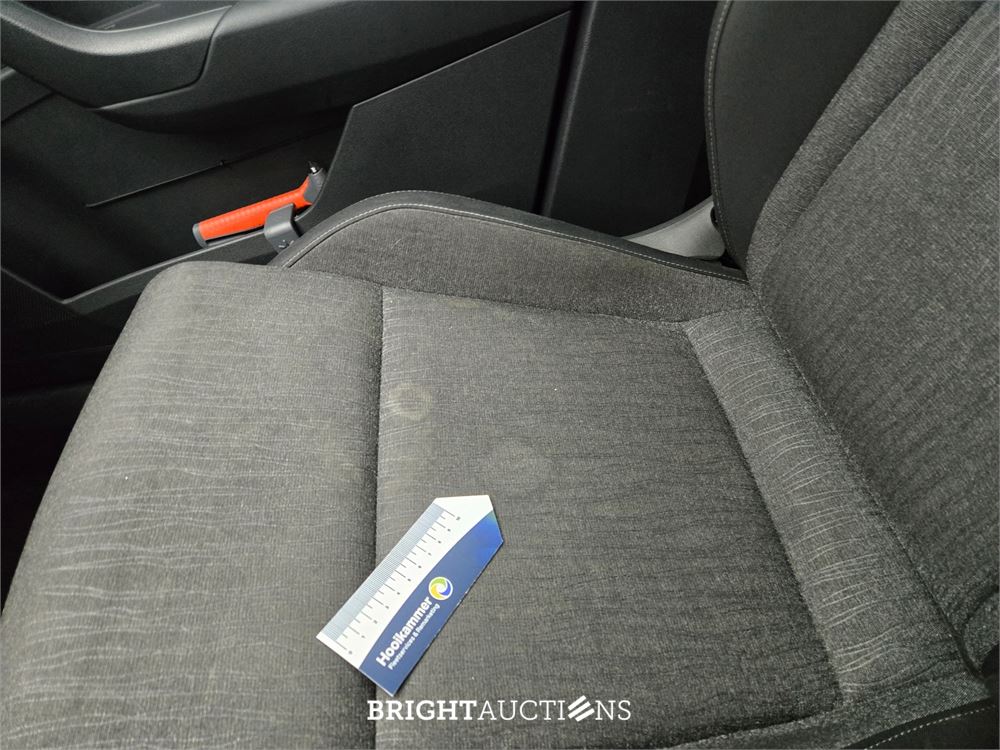Škoda Karoq Business Edition Plus 1.0 TSI 110pk 2022 (Origineel-NL), N-869-PD