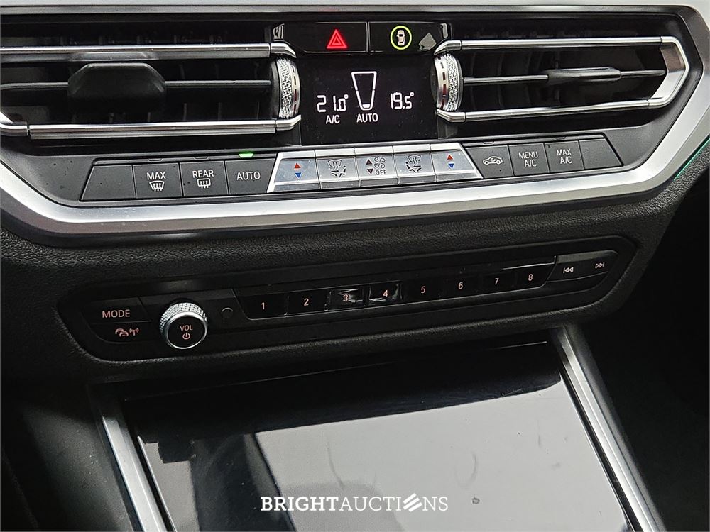 BMW 320i 3-serie Executive Edition 184pk 2019 (Origineel-NL) 3-Serie, XT-203-T