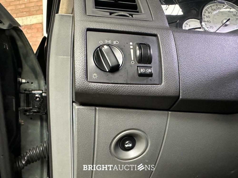 Chrysler 300C HEMI 5.7 V8 340PK 2005 