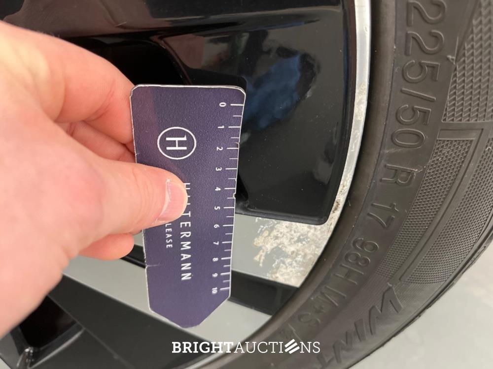 Volvo V60 B3 Momentum 2.0 163pk 2022 (Origineel-NL), N-525-SZ
