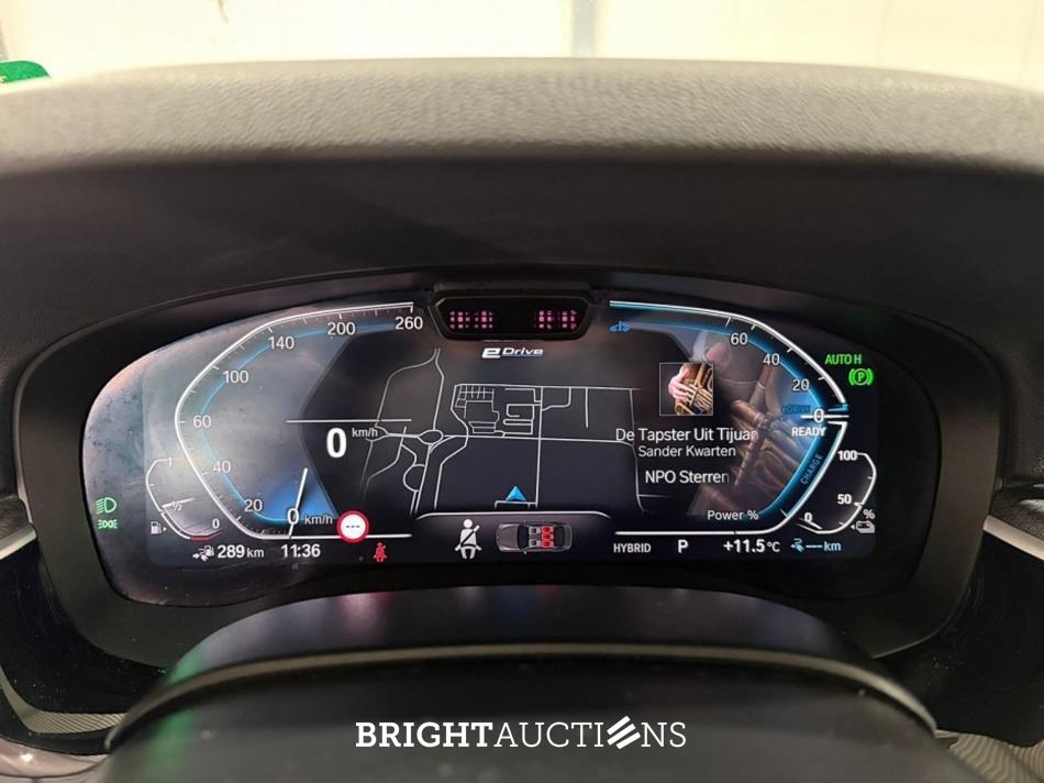 BMW 530e Touring  Business Edition Plus M-pakket 184pk 2023 (Origineel-NL) 5-Serie, S-330-LL