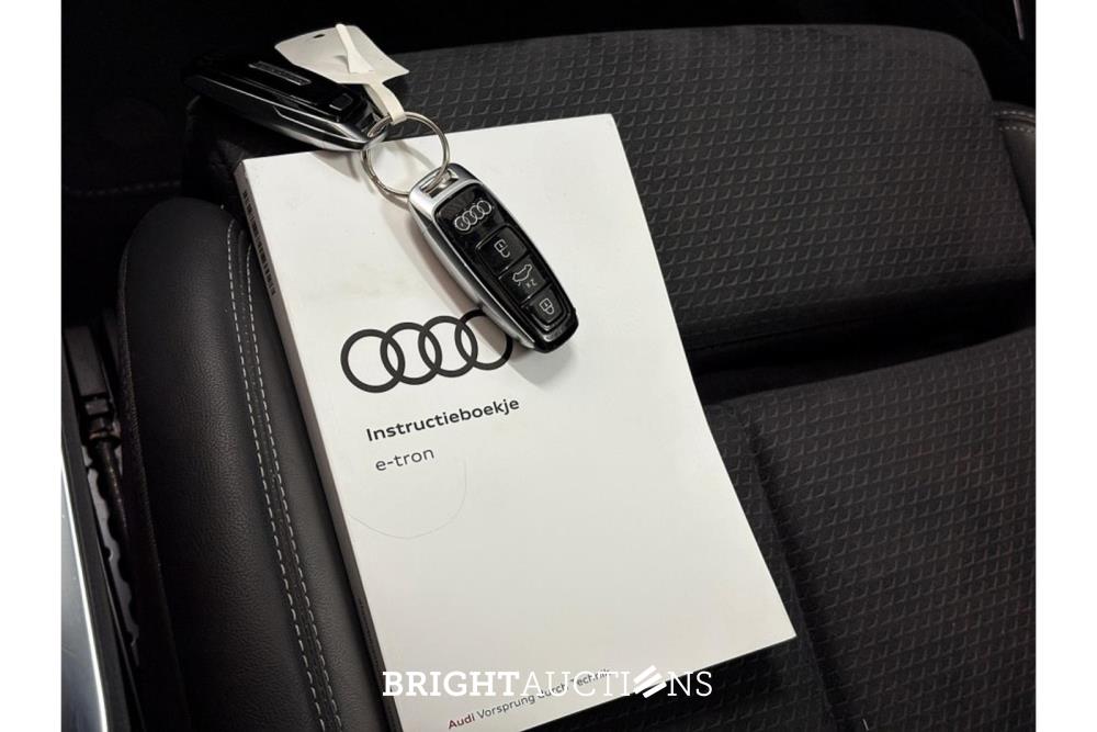 Audi e-tron 55 S edition Quattro 95 kWh 408pk 2022 (Origineel-NL), S-713-BN
