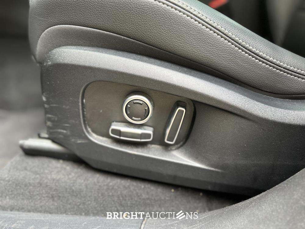 Jaguar F-PACE P400e PHEV R-Dynamic S 2.0 404pk 2021, R-154-VJ