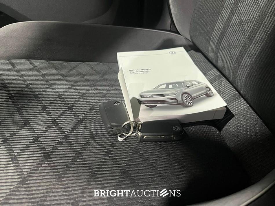 Volkswagen Tiguan eHybrid R-Line Business 1.4 TSI 265pk 2022 (Origineel-NL), R-564-PV