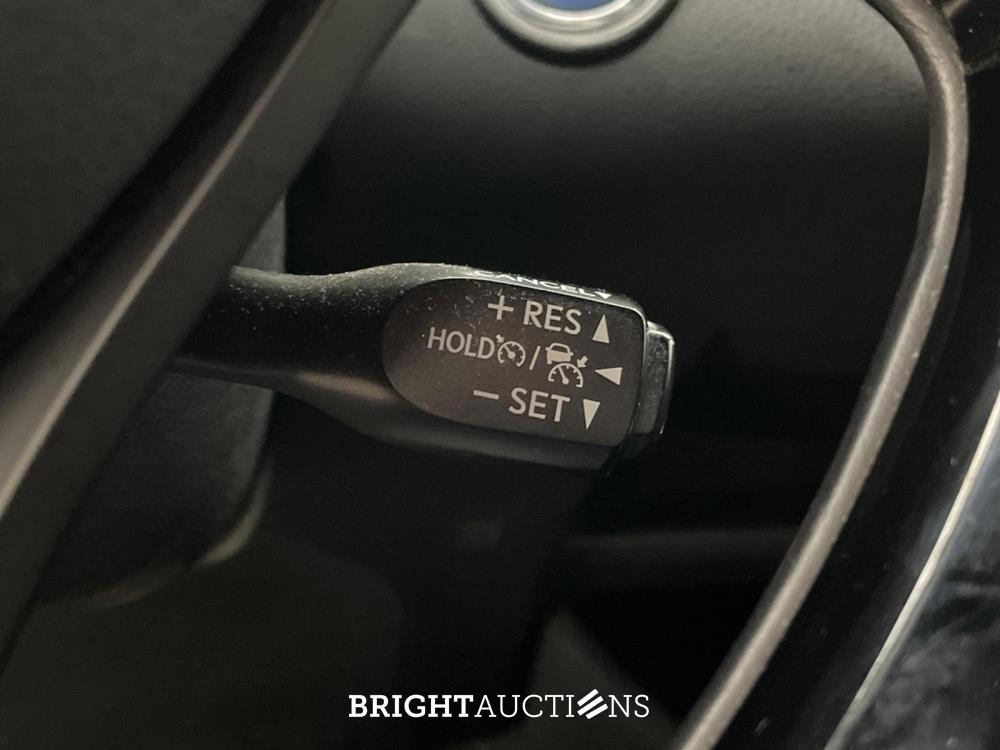 Toyota C-HR Hybrid Executive 1.8 170pk 2017, P-886-JB