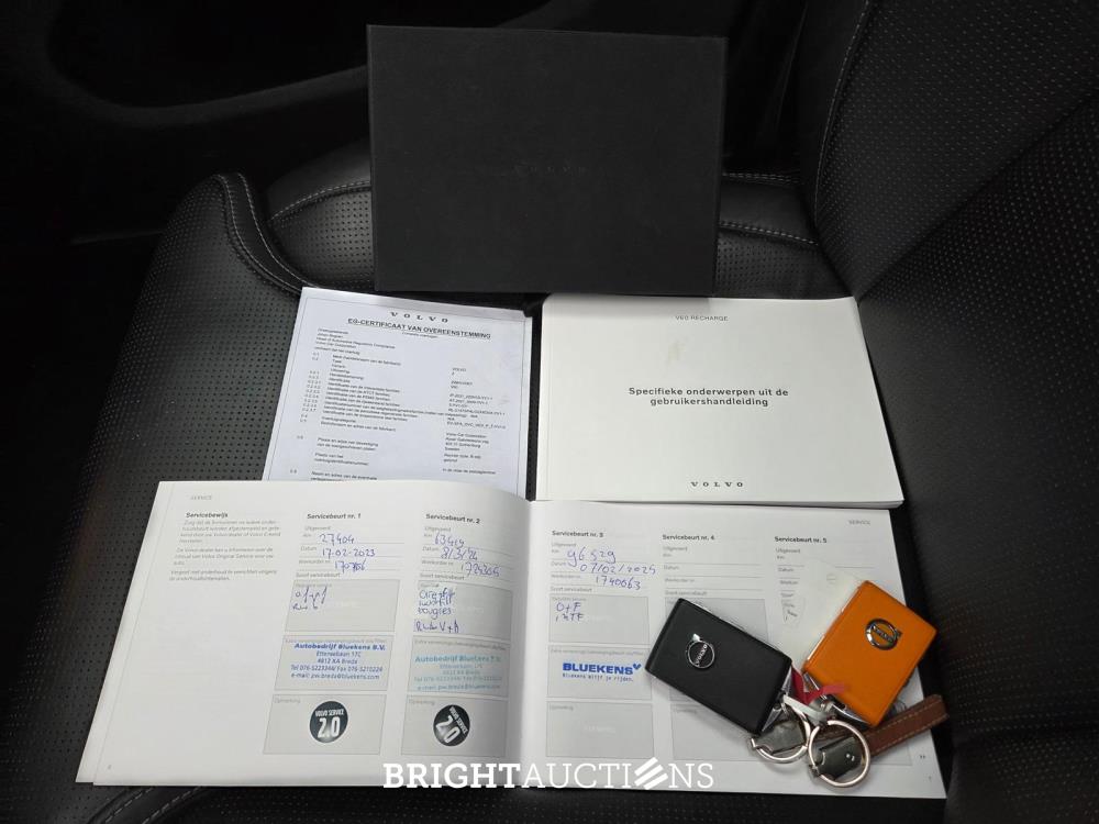 Volvo V60 T6 Recharge R-Design 2.0 AWD 398pk 2022 (Origineel-NL), P-467-DX