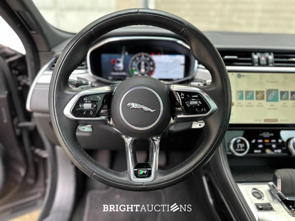 Jaguar F-PACE P400e PHEV R-Dynamic S 2.0 404pk 2021, R-154-VJ