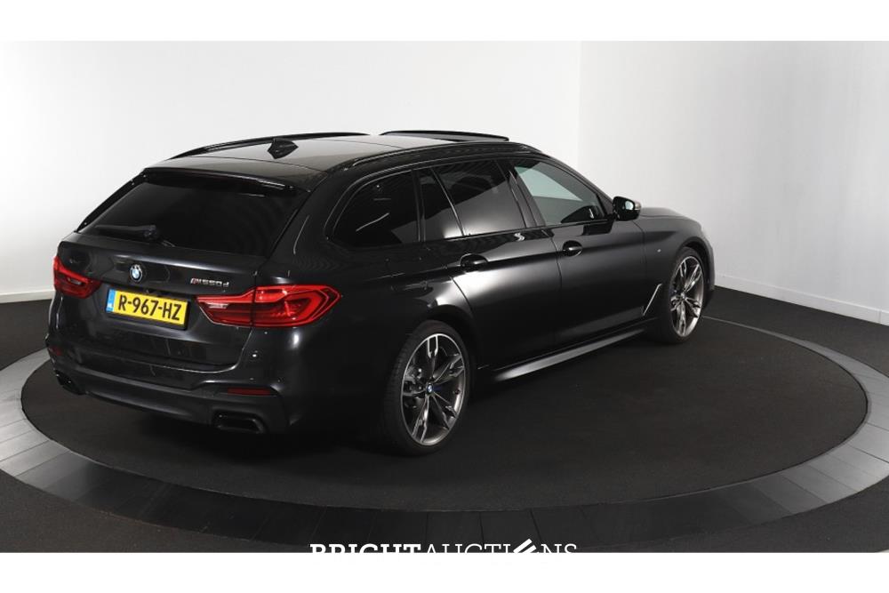BMW M550d xDrive 5 Serie High Executive 399pk 2019 5-Serie, R-967-HZ