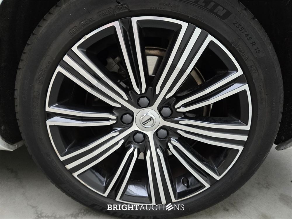 Volvo V60 T8 Twin Engine Inscription 2.0 AWD 392pk 2020, T-034-TZ