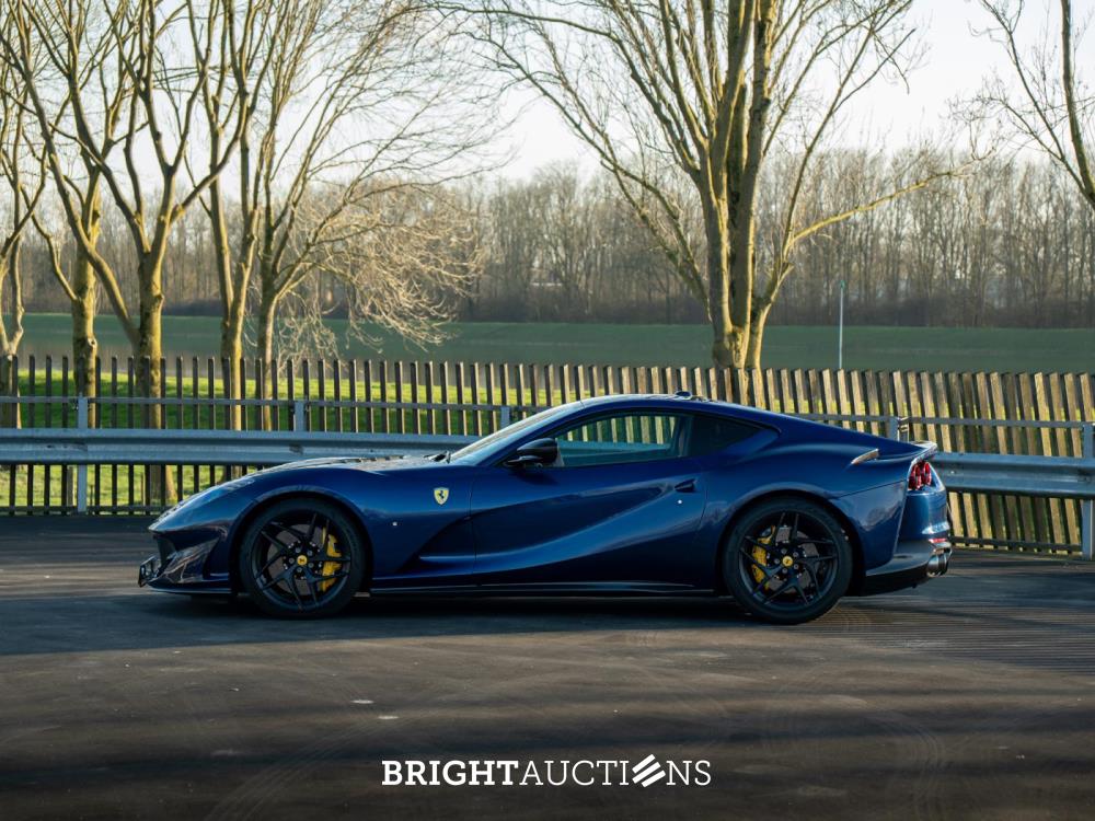 Ferrari 812 Superfast 6.5 V12 HELE -CARBON- 796pk 2020