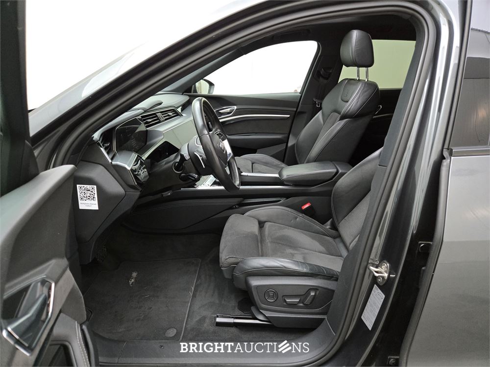 Audi e-tron 50 e-tron Launch edition Black Quattro 71 kWh 313pk 2019 (Origineel-NL), G-918-VX