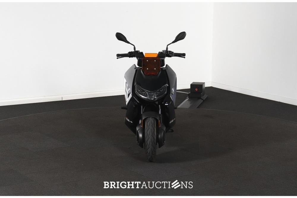 BMW Other CE 04 42pk 2025, 68-MX-BG